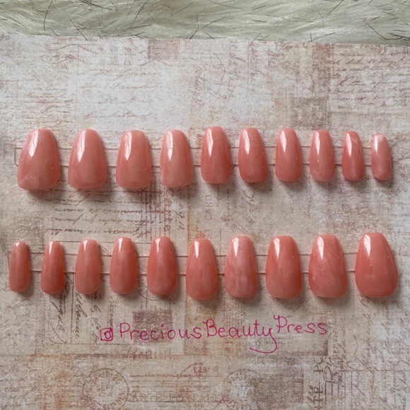 MARBLE DESIGN HAND PAINTED PRESS ON NAILS 100% GEL SHORT COFFIN NUDE 20 PCS - Picture 4 of 5